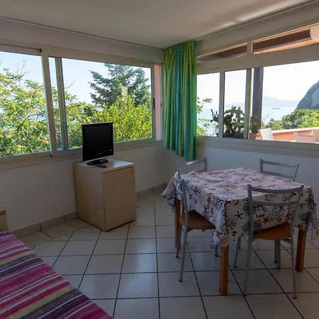 Seccione Aparthotel 3*